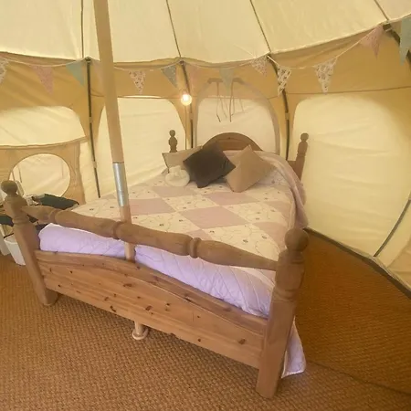 Campismo de Luxo The Getaway - Seascape Belle Tent - Couples Luxury Glamping Belle Tent *