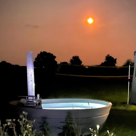 The Getaway - Seascape Belle Tent - Couples Luxury Glamping Belle Tent - Adults Only *